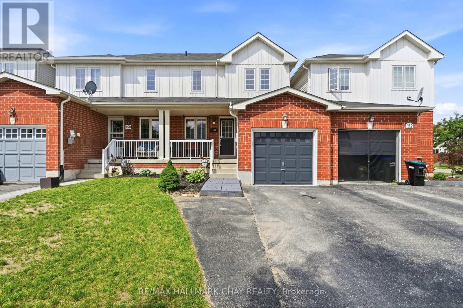 Property Photo:  160 Stonemount Crescent  ON L0M 1B4 