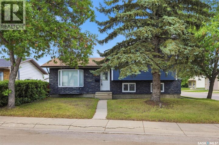 Property Photo:  483 Wakabayashi Crescent  SK S7K 7M6 
