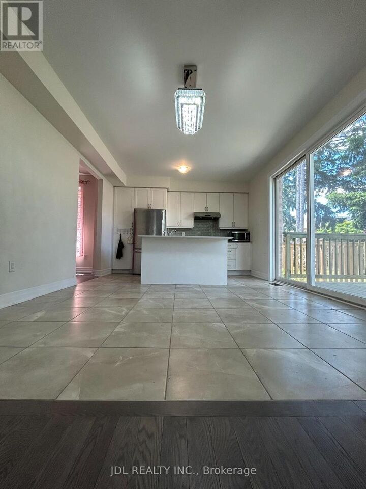 Property Photo:  15 Wildflower Way Suite A  ON M1E 2T1 
