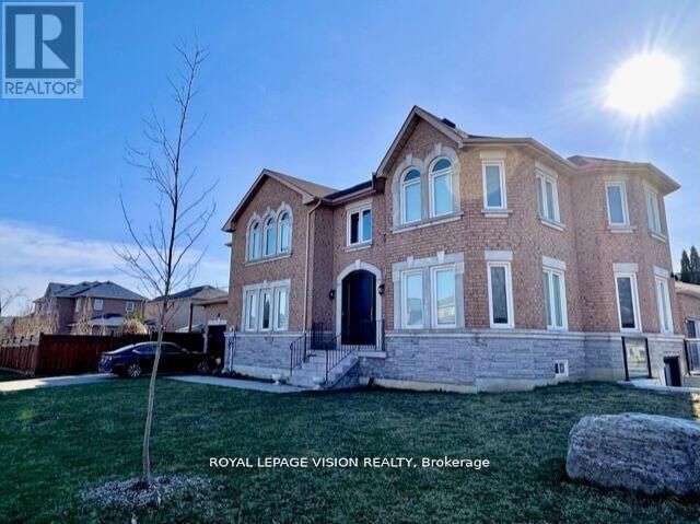 Property Photo: 61 Rocksprings Avenue Main ON L4S 1P8