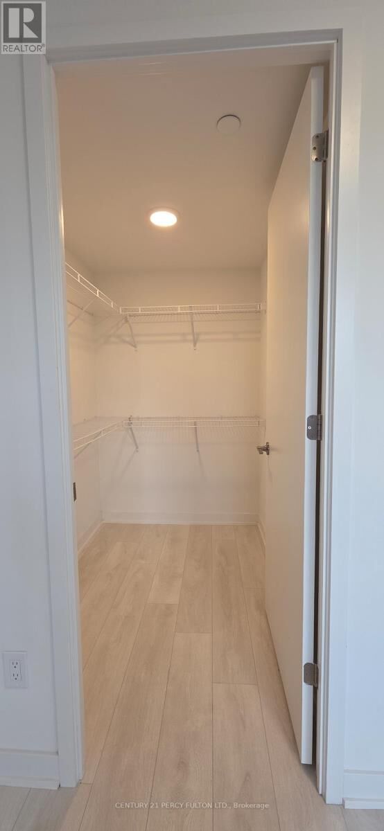 Property Photo:  8 Tippett Road 309  ON M3H 0E7 