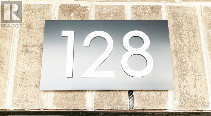 Property Photo:  42 Lowes Road South 128  ON N1G 0H6 