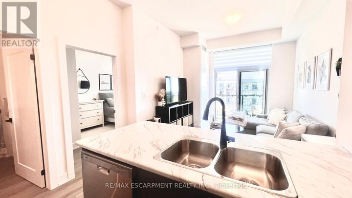 Property Photo:  460 Dundas Street East 1208  ON L8B 2A5 