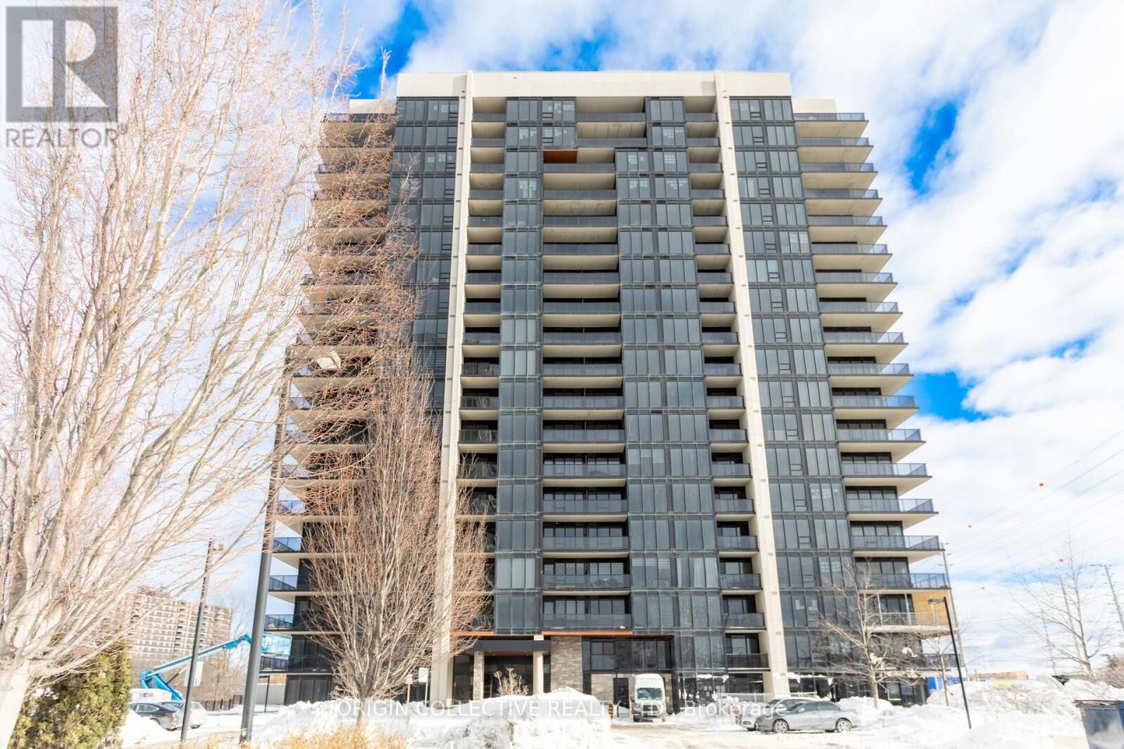 Property Photo:  1035 Southdown Road 605  ON L5J 0A2 