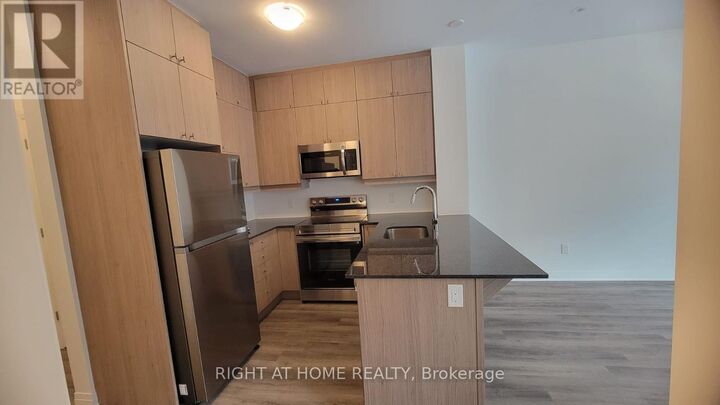 Property Photo: 470 Gordon Krantz Avenue 118 ON L9E 1Z3