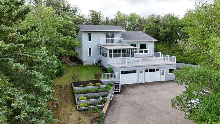 9 Erin Drive — photo 1
