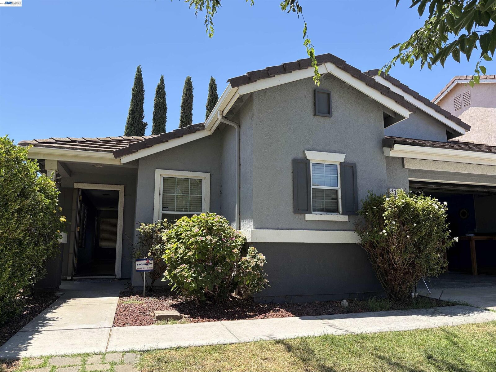 Property Photo: 1112 Yellowhammer Dr CA 95363