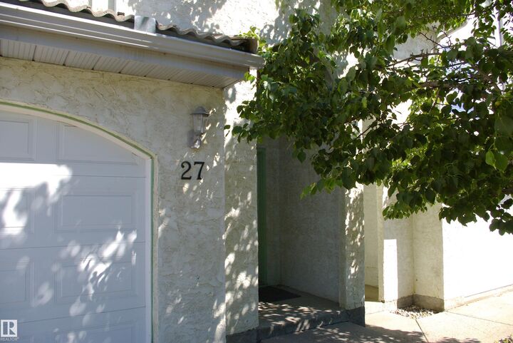 Property Photo:  9505 176 Street NW 27  AB T5T 5Z4 