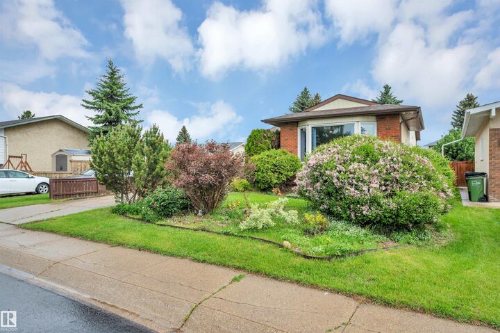 Property Photo: 4524 20A Avenue NW AB T6L 2Z5