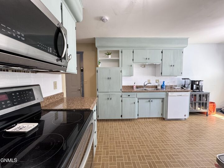 Property Photo:  1314 17th Street  ND 58501 