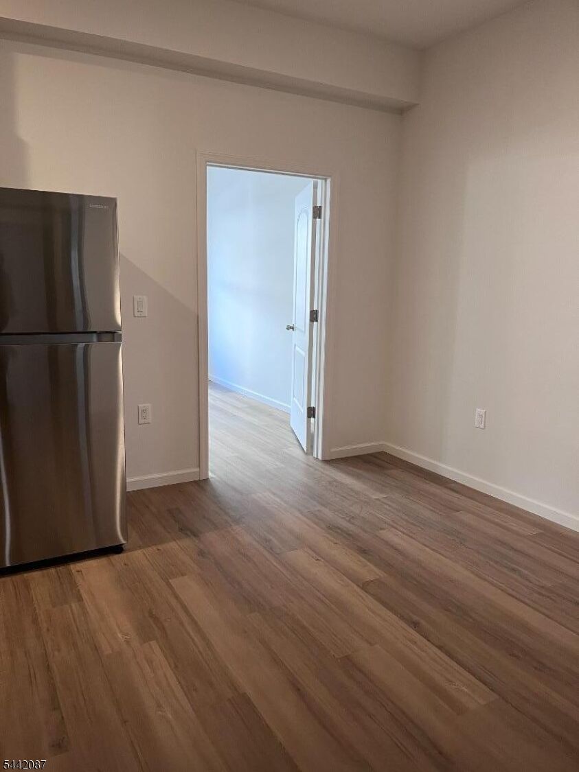 Property Photo: 208 Broad St 6 NJ 07201