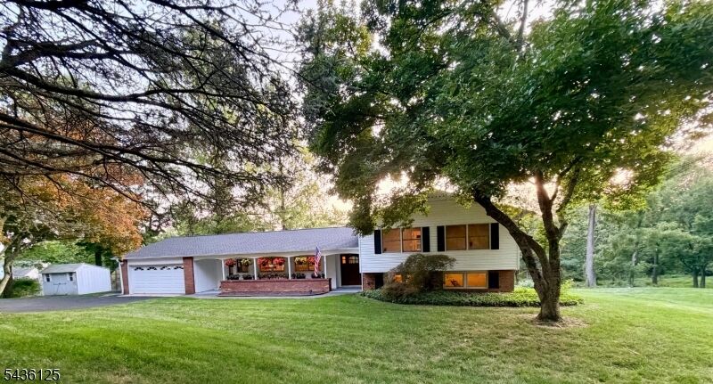 Property Photo:  7 Sky View Garden Rd  NJ 08833 
