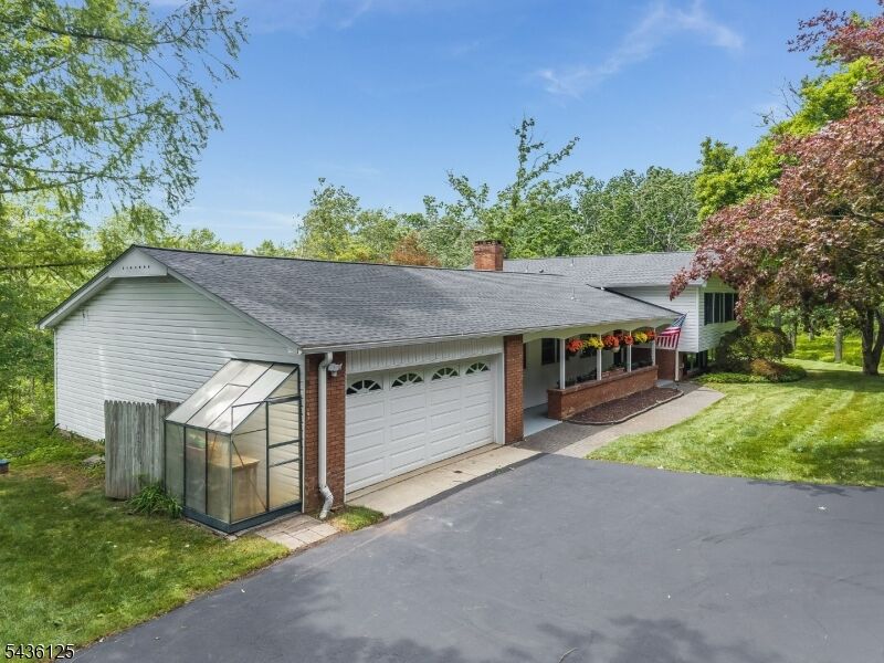 Property Photo:  7 Sky View Garden Rd  NJ 08833 