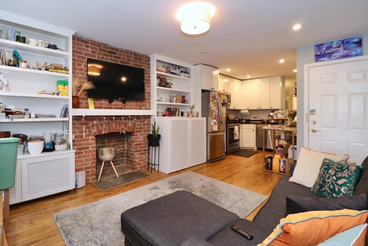 Property Photo:  553 Jersey Ave 4R  NJ 07302 