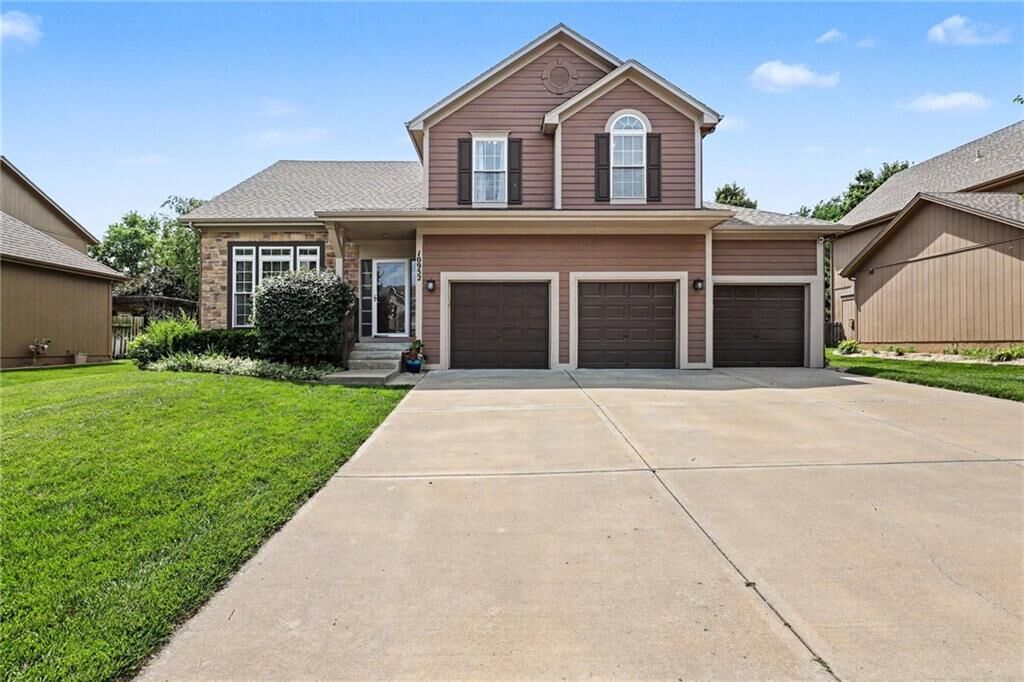 Property Photo:  10952 S Emerald Street  KS 66062 