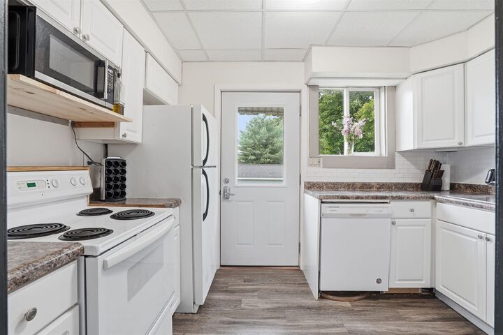 Property Photo:  716 W 2nd Street  IA 50613 