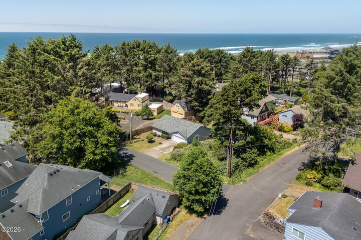 Property Photo: 1925 NW 38th Street OR 97367