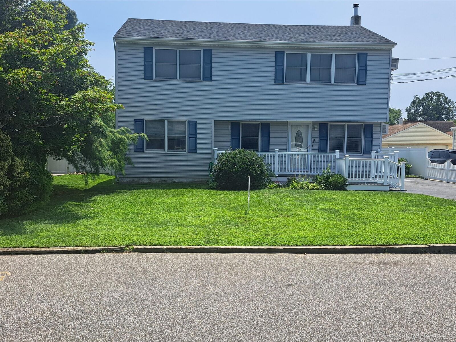 Property Photo:  54 17th Street  NY 11704 