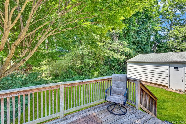 Property Photo:  19 Poplar Place  NY 11542 