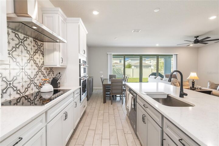 Property Photo:  2710 Forestdale Street  FL 34771 
