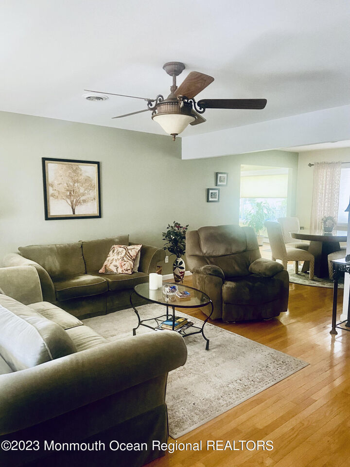 Property Photo:  7 Basset Drive  NJ 08757 