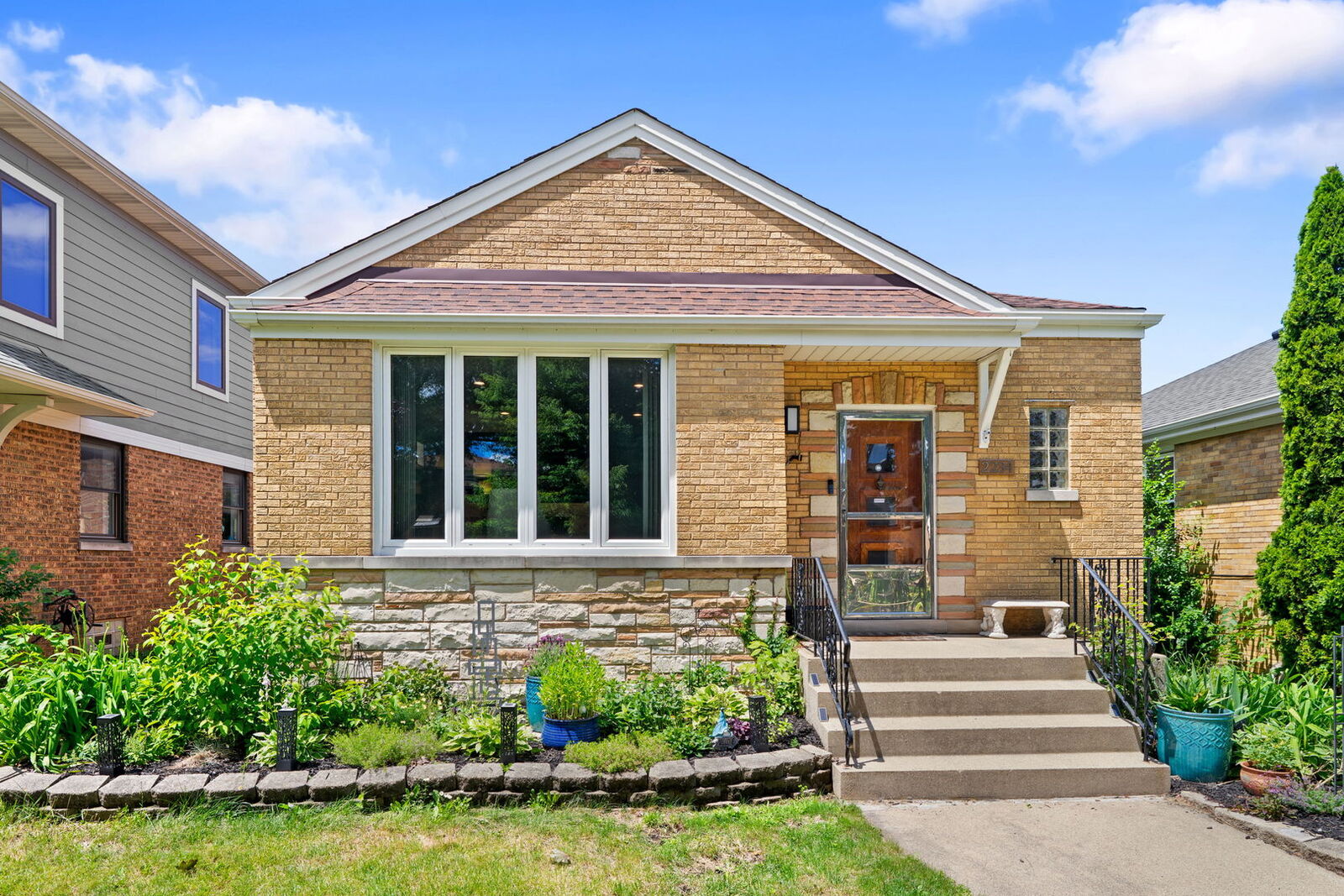 Property Photo:  2234 S 12th Avenue  IL 60546 