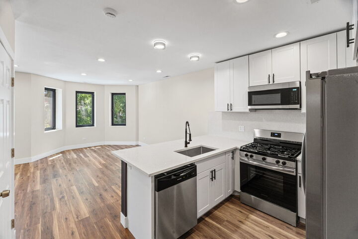 Property Photo: 4434 W Monroe Street IL 60624