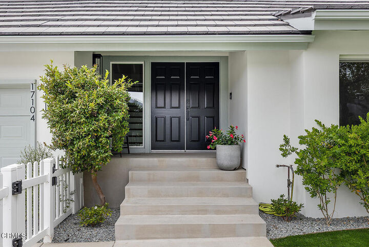 Property Photo:  17104 Avenida De La Herradura  CA 90272 