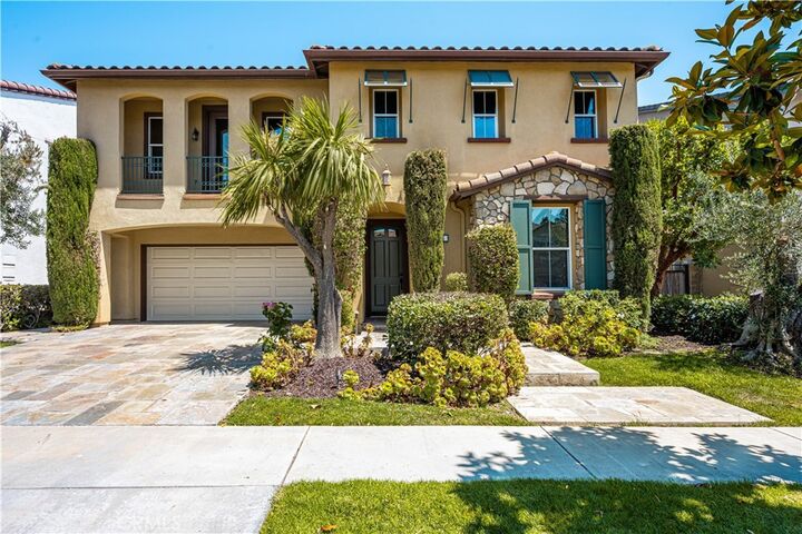 Property Photo: 6 Thorn Hill CA 92602