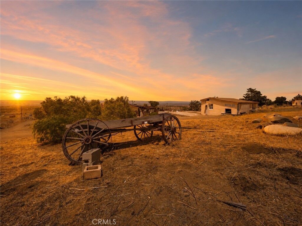 Property Photo: 29935 Maypath Road CA 93543