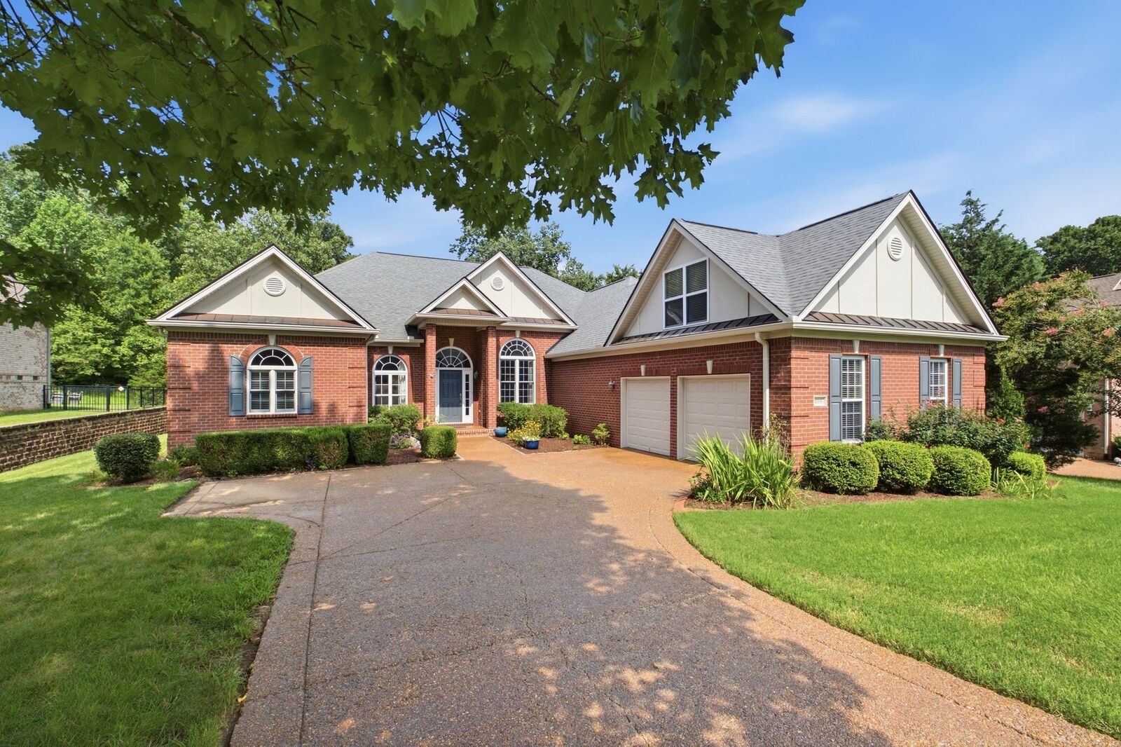 Property Photo:  1066 Walnut Bend Ln  TN 37027 