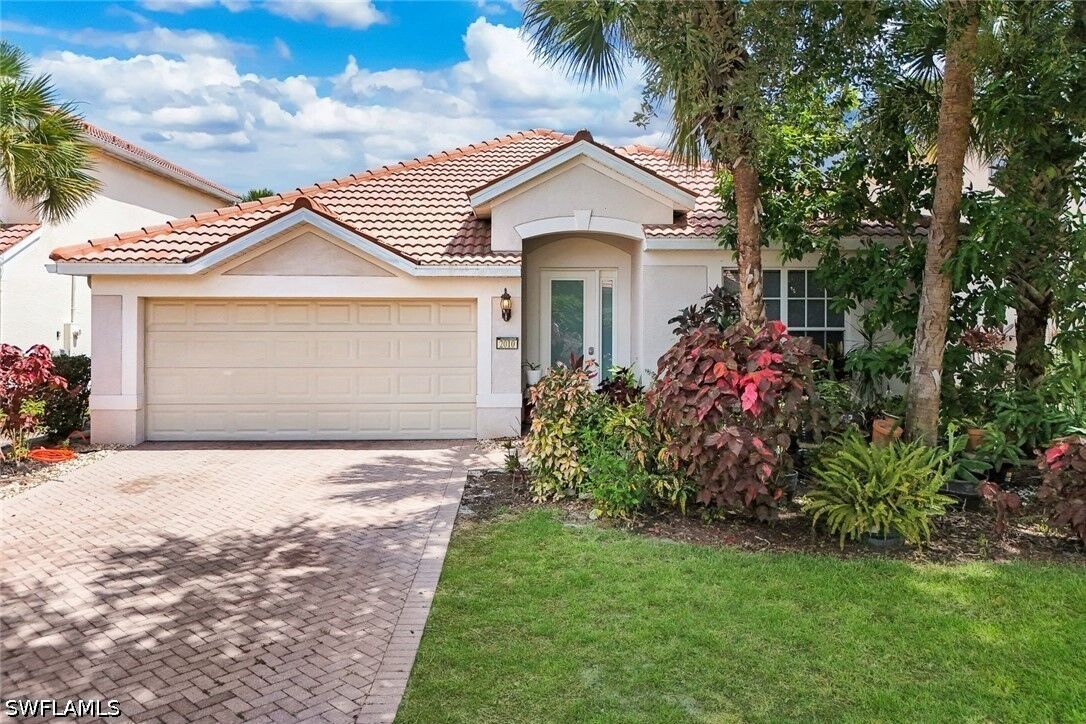 Property Photo:  2010 Fairmont Lane  FL 34120 