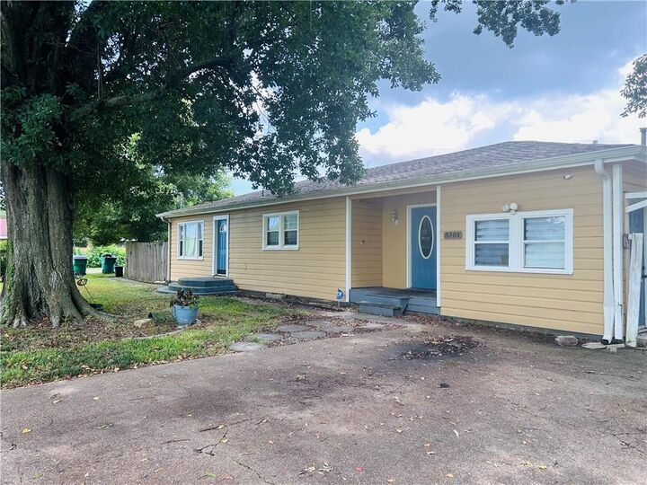 Property Photo:  3701 River Road  LA 70094 