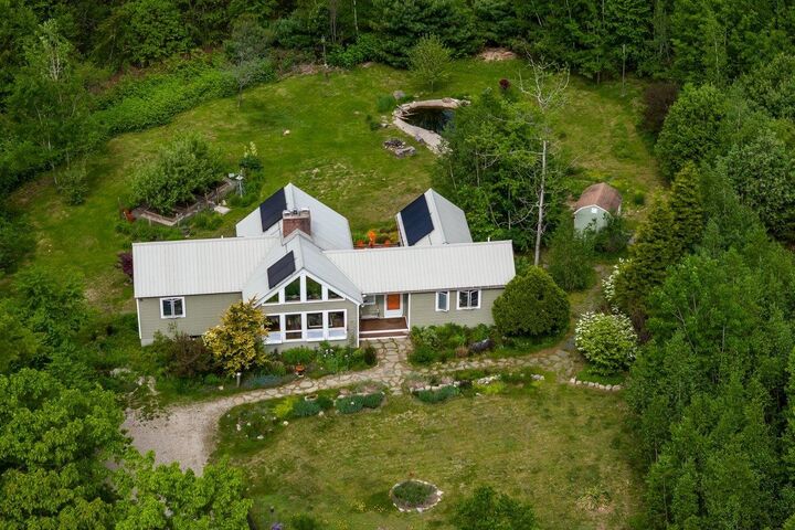 Property Photo:  98R Old Turnpike Road  NH 03290 
