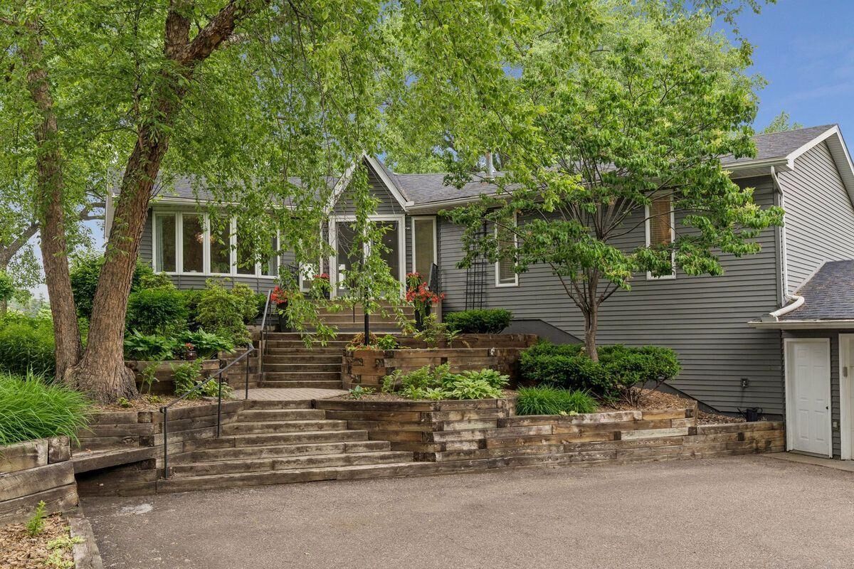 Property Photo:  639 Heinel Drive  MN 55113 