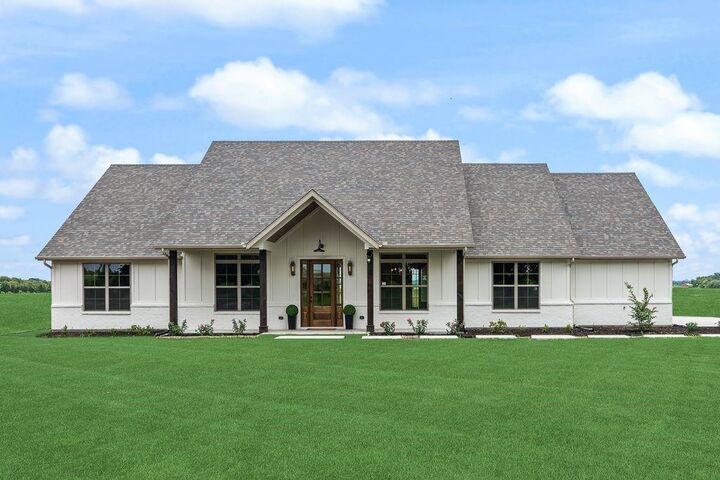 Property Photo:  594 Sedalia Road  TX 75495 