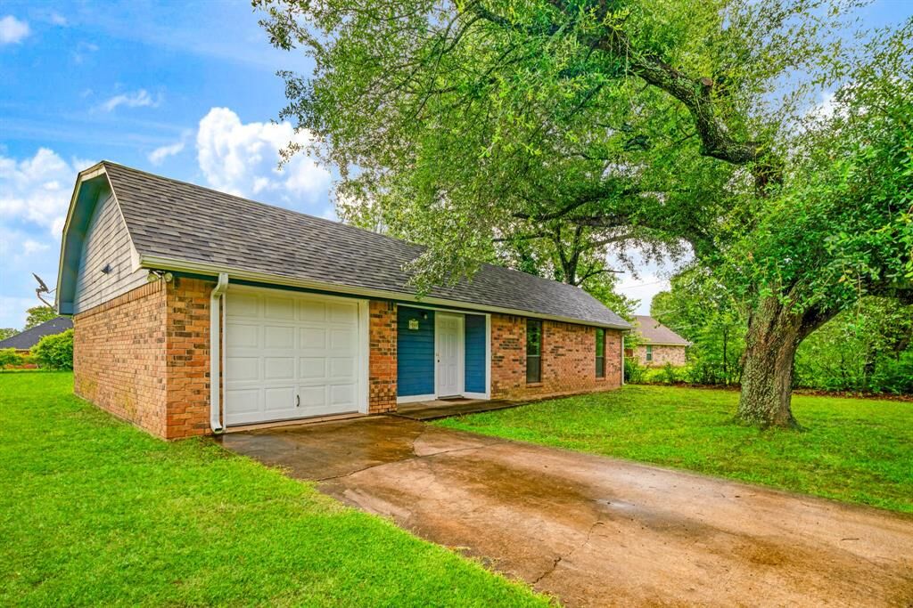 Property Photo:  350 Town East Drive  TX 75462 