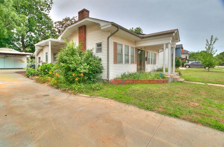 Property Photo:  2106 NW 20th Street  OK 73107 