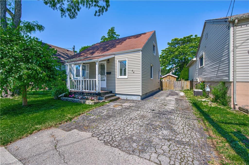 Property Photo:  44 East 32nd Street  ON L8V 3R6 