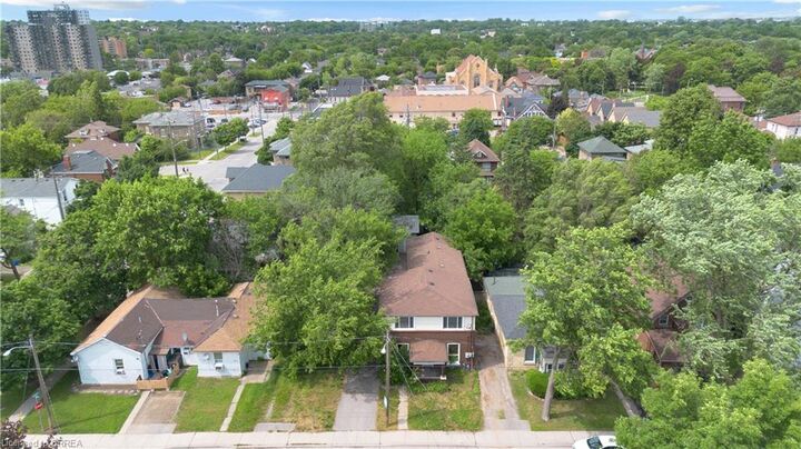 8 Victoria Street — photo 1