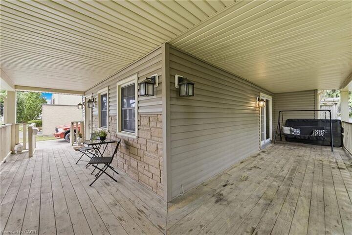 Property Photo:  509 Lock Street W  ON N1A 1V8 