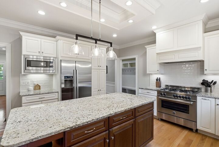 Property Photo:  7 Davis Rd  MA 01730 