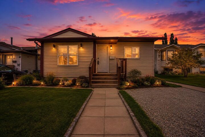 56 Fallingworth Bay NE — photo 1