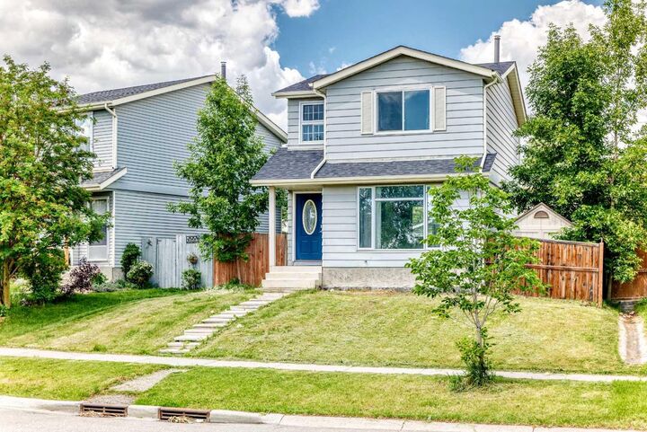 Property Photo: 171 Erin Woods Drive SE AB T2B 2V7