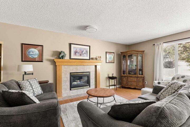 Property Photo:  11 Somerglen Court SW  AB T2Y 3V5 