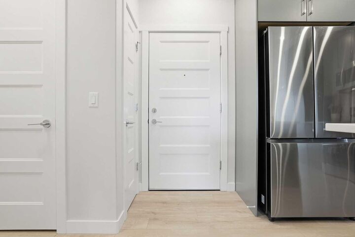 Property Photo: 2117 81 Street SW 2405 AB T3H 6H5