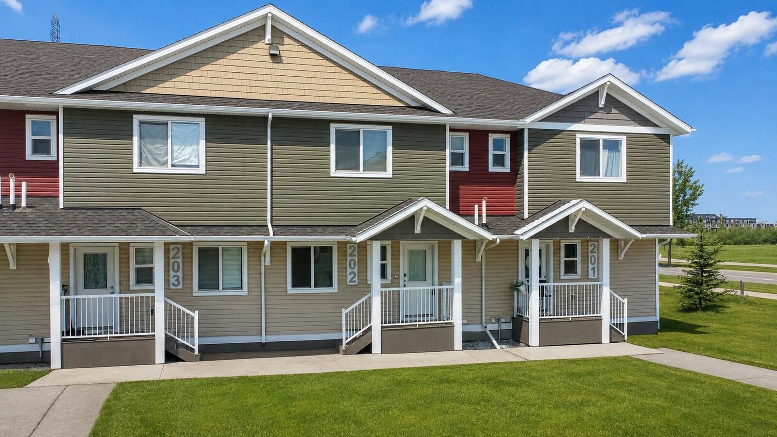Property Photo:  148 Vanier Drive 202  AB T4R 0K9 