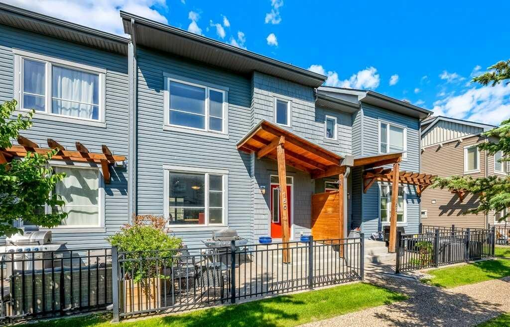 Property Photo:  150 Chapalina Square SE  AB T2X 0L7 