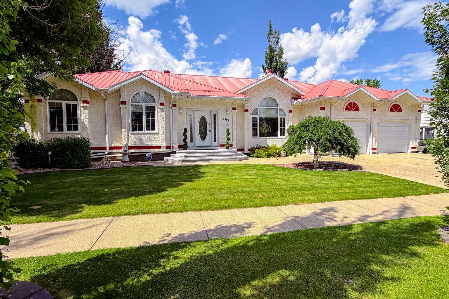 Property Photo: 4608 50 Street AB T0B 1N0