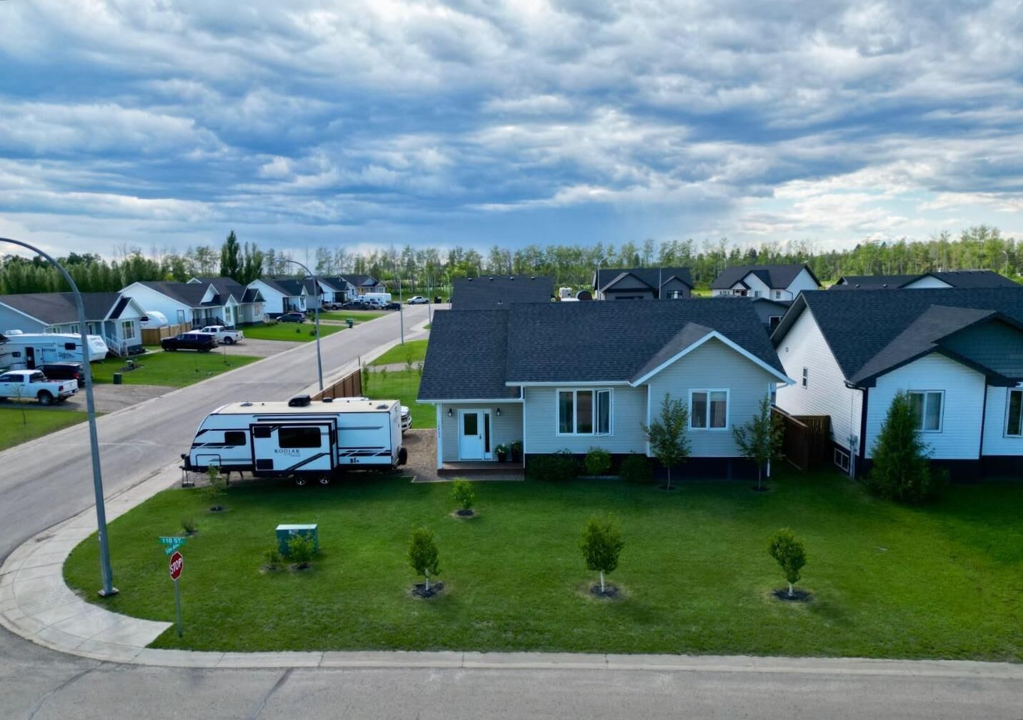 Property Photo:  10402 110 Street  AB T0H 2H0 